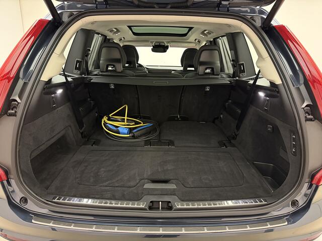 Volvo XC90 T8 390pk AWD Inscription Exclusive / Luchtvering / Stoelventilatie + Massage / Gelamineerde ramen / H&K Audio / Head-Up / El. Trekhaak / El. Stoelen / 21'' / Panoramadak /