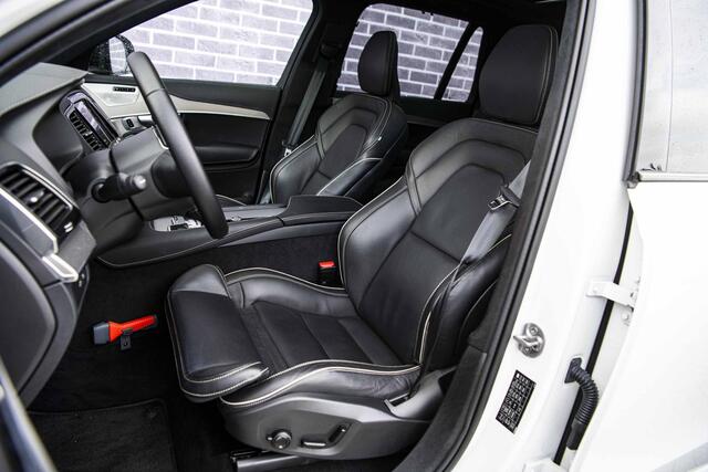 Volvo XC90 2.0 T8 Recharge AWD Ultimate Dark | Bowers & Wilkins Audio | Luchtvering | Trekhaak | Sportstoelen | Standkachel | Panoramadak | 360 camera | Head-up display | 4 zone climate control | Google Maps navigatie | Gelamineerd zijruiten | Nubuck hemelbekleding 