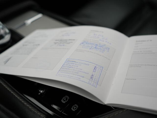 Volvo XC90 T8 Twin Engine AWD Inscription 7 Persoons Plug In Hybrid Dealer O.H PHEV | Panodak | Adaptive Cruise | Luxe Lederen Comfortzetels Massage & Ventilatie | Head Up | 360 Camera | Harman Kardon | Blis | Apple Carplay | Navigatie |