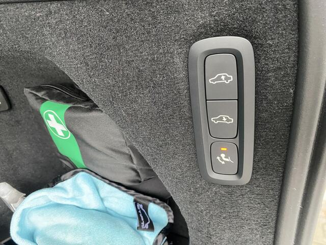 Volvo XC90 2.0 T8 Plug-in hybrid AWD Ultra Dark Full options