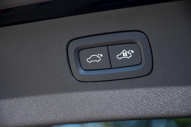 Volvo XC90 2.0 T8 390 PK AWD PANO / 7-ZITS