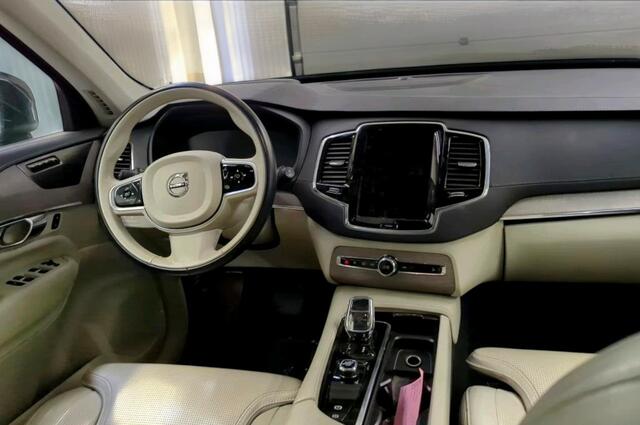 Volvo XC90 2.0 T8 Recharge AWD 287kW/390pk Aut8 Inscription Exclusive 7p LUCHTVERING + PANORAMADAK + PILOT ASSIST + STOELMASSAGE + HARMAN & KARDON + BLIS + STOELVERWARMING&-VENTILATIE + 360 CAMERA + KEYLESS + HEAD-UP + PARKSENSOREN + 21" LM-VELGEN!!