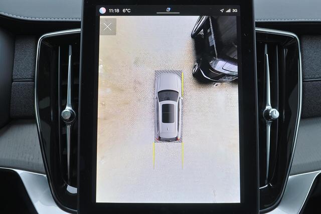 Volvo XC90 T8 Recharge AWD Ultra Dark - Luchtvering - Panorama/schuifdak - IntelliSafe Assist & Surround - 360º Camera - Bowers & Wilkins audio - Adaptieve LED koplampen - Verwarmde voorstoelen, stuur & achterbank - Parkeersensoren voor & achter - Elektr. bedienb. v