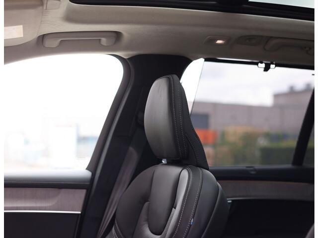 Volvo XC90 T8 AWD Ultra Dark | Pano - Trekhaak - Massage - Luchtvering