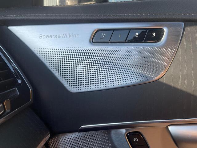 Volvo XC90 2.0 T8 Recharge AWD Ultimate Dark Luchtvering | Nappa lederen bekleding | Trekhaak | Bowers & Wilkins Audio