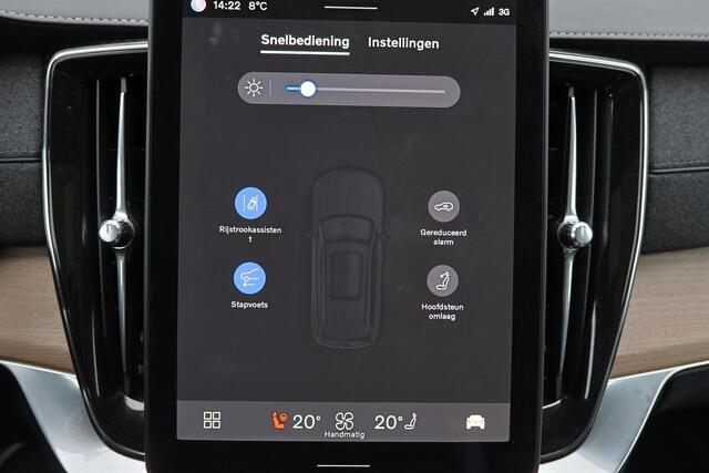 Volvo XC90 T8 Recharge AWD Plus Dark - Panorama/schuifdak - IntelliSafe Assist & Surround - 360º Camera - Harman/Kardon audio - Adaptieve LED koplampen - Verwarmde voorstoelen, stuur & achterbank - Parkeersensoren voor & achter - Elektr. bedienb. voorstoelen met geh