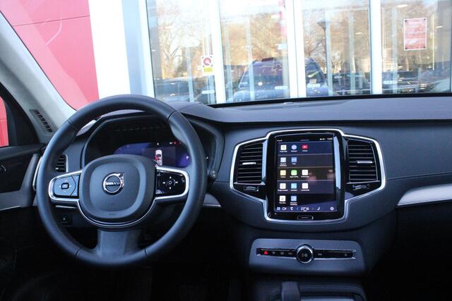 Volvo XC90 2.0 T8 455PK RECHARGE AWD ULTIMATE DARK | LUCHTVERING | PANORAMISCH SCHUIF / KANTELDAK | ELEKTRISCH UITKLAPBARE TREKHAAK | HEAD-UP DISPLAY | NAVIGATIE VIA GOOGLE-MAPS | ELEKTRISCH VERSTELBARE VOOR STOELEN MET GEHEUGEN | VOORSTOELEN VERWARMBAAR | ACHTERBAN