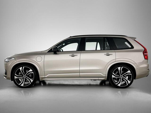 Volvo XC90 T8 Recharge AWD Ultimate Dark - Luchtvering - Panorama/schuifdak - IntelliSafe Assist & Surround - 360º Camera - Bowers & Wilkins audio - Adaptieve LED koplampen - Verwarmde voorstoelen, stuur & achterbank - Parkeersensoren voor & achter - Elektr. bedienb