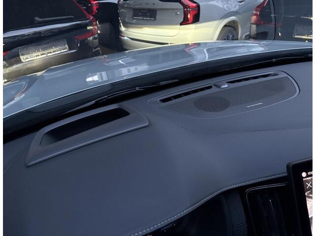 Volvo XC90 T8 Plus Dark Facelift Plug-in hybrid AWD ** Trekhaak ** HUD ** Panodak ** 360 camera ** Bowers & Wilkins