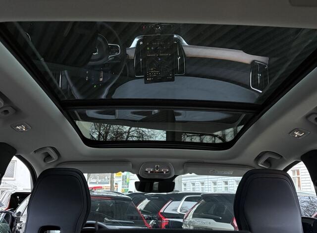 Volvo XC90 T8 Plus Dark Facelift Plug-in hybrid AWD ** Trekhaak ** HUD ** Panodak ** 360 camera ** Bowers & Wilkins