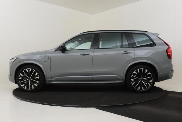 Volvo XC90 II T8 PLUG-IN HYBRID AWD ULTRA DARK *VOORRAAD VOORDEEL!* -PANO.DAK|HARMAN/KARDON|LUCHTVERING|GEVENT.LEDER+MASSAGE|360°CAM|HEAD-UP DISP.|TREKHAAK