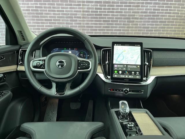 Volvo XC90 T8 Plug-in hybrid AWD Ultra Bright | Google | Long Range | Harman Kardon Audio | Lederen Bekleding | Adaptieve Cruise Control | 360 Camera | Head-Up Display | Elek. Stoelen | Getint Glas | Luchtvering | Stoel-/Stuurverwarming | Memory | Keyless | Schuif-/