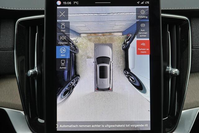 Volvo XC90 T8 Recharge AWD Ultra Dark - Luchtvering - Panorama/schuifdak - IntelliSafe Assist & Surround - 360º Camera - Bowers & Wilkins audio - Adaptieve LED koplampen - Verwarmde voorstoelen, stuur & achterbank - Parkeersensoren voor & achter - Elektr. bedienb. v