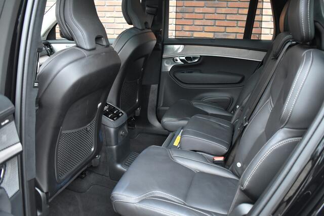 Volvo XC90 T8 455PK Plug-in hybrid AWD Ultra Dark | Luchtvering | Trekhaak | Massage |