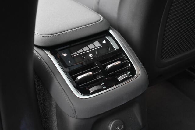 Volvo XC90 T8 455PK Plug-in hybrid AWD Ultra Dark | Luchtvering | Trekhaak | Massage |