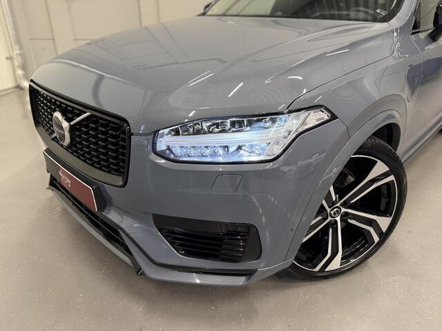 Volvo XC90 T8 Recharge AWD R-Design PANO/TREKHAAK/LUCHTVERING/B&W/22"/360CAMERA/MASSAGE+VENTILATIE/HEAD-UP/NAPPA LEER ZWART/THUNDER-GREY/VOLLEDIG VOLVO DEALER HISTORIE/TOPCONDITIE