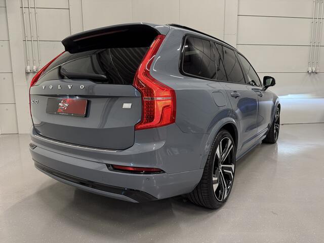 Volvo XC90 T8 Recharge AWD R-Design PANO/TREKHAAK/LUCHTVERING/B&W/22"/360CAMERA/MASSAGE+VENTILATIE/HEAD-UP/NAPPA LEER ZWART/THUNDER-GREY/VOLLEDIG VOLVO DEALER HISTORIE/TOPCONDITIE
