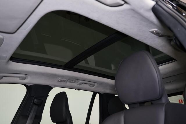 Volvo XC90 T8 Recharge AWD Ultra Bright - Panorama/schuifdak - IntelliSafe Assist & Surround - Harman/Kardon audio - Adaptieve LED koplampen - Parkeercamera achter - Verwarmde voorstoelen, stuur & achterbank - Parkeersensoren voor & achter - Elektr. bedienb. voorsto