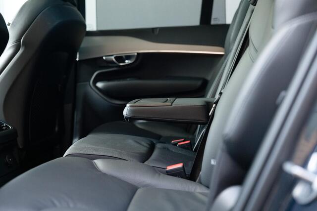 Volvo XC90 2.0 T8 Recharge AWD Plus Dark Panoramadak, Trekhaak, 360 Camera, H/K Geluidsinstallatie, Leren bekleding, Voorruit verwarming, Stoel- en stuurverwarming, enz