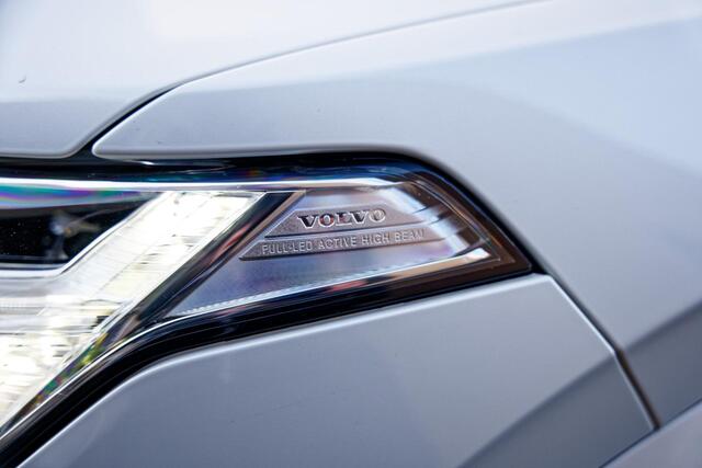 Volvo XC90 2.0 T8 Longrange AWD Ultimate Dark Luchtvering, Stoelmassage, 360 Camera, H/K Geluidsinstallatie, Trekhaak, 22" LM velgen, enz