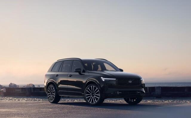 Volvo XC90 2.0 T8 Plug-in hybrid AWD Ultra Black Edition Executive | Luchtvering | Gelaagd Glas | Bowers & Wilkins | Massage & Ventilatie Stoelen | Panoramadak |