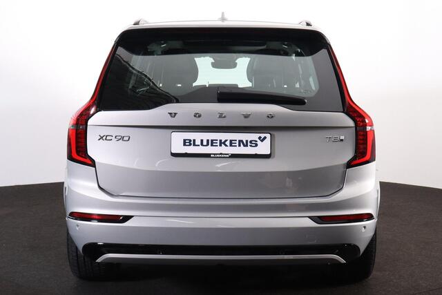 Volvo XC90 T8 Recharge AWD Ultra Dark - Luchtvering - Panorama/schuifdak - IntelliSafe Assist & Surround - 360º Camera - Bowers & Wilkins audio - Adaptieve LED koplampen - Verwarmde voorstoelen, stuur & achterbank - Parkeersensoren voor & achter - Elektr. bedienb. v