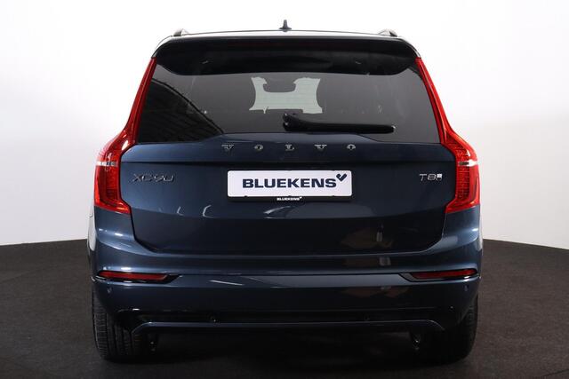 Volvo XC90 T8 Recharge AWD Ultra Dark - Panorama/schuifdak - IntelliSafe Assist & Surround - 360º Camera - Bowers & Wilkins audio - Adaptieve LED koplampen - Verwarmde voorstoelen, stuur & achterbank - Parkeersensoren voor & achter - Elektr. bedienb. voorstoelen met