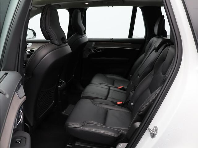 Volvo XC90 2.0 T8 Plug-in hybrid AWD Ultra Dark / Trekhaak / B&W Audio / Stoelventilatie+Massage / Luchtvering / 360 Camera / Head-Up Display / Panoramadak /