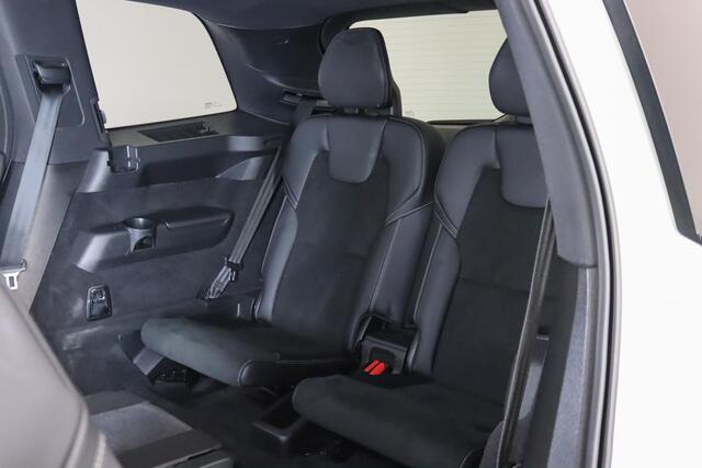 Volvo XC90 2.0 T8 Recharge AWD Plus Dark, 455PK, Longrange, Trekhaak draaibaar, Pilot Assist, Zeer nette auto!