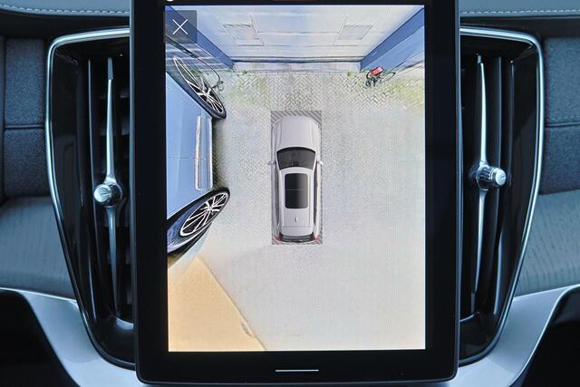 Volvo XC90 T8 Recharge AWD Ultra Dark - Luchtvering - Panorama/schuifdak - IntelliSafe Assist & Surround - 360º Camera - Bowers & Wilkins audio - Adaptieve LED koplampen - Verwarmde voorstoelen, stuur & achterbank - Parkeersensoren voor & achter - Elektr. bedienb. v