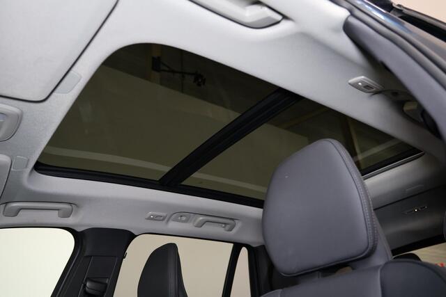 Volvo XC90 T8 Recharge AWD Plus Dark - Panorama/schuifdak - IntelliSafe Assist & Surround - 360º Camera - Harman/Kardon audio - Adaptieve LED koplampen - Verwarmde voorstoelen, stuur & achterbank - Parkeersensoren voor & achter - Elektr. bedienb. voorstoelen met geh