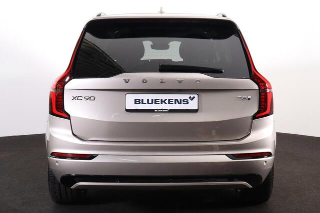 Volvo XC90 T8 Recharge AWD Plus Dark - Luchtvering - Panorama/schuifdak - IntelliSafe Assist & Surround - 360º Camera - Bowers & Wilkins audio - Adaptieve LED koplampen - Verwarmde voorstoelen, stuur & achterbank - Parkeersensoren voor & achter - Elektr. bedienb. vo
