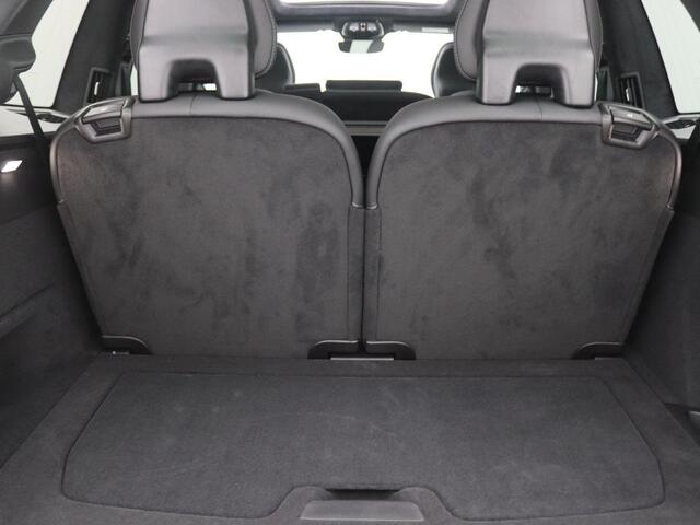 Volvo XC90 2.0 T8 Plug-in hybrid AWD Ultra Black Edition Pano-Schuifdak, Trekhaak, 22" LM Velgen, Bower & Wilkins Audio, Head-Up Display, Stoelverwarming/koeling/massage, Adaptieve Cruise, Side Assist, Navi, Four-C Chassis,