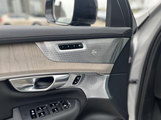 Volvo XC90 T8 Plug-in hybrid AWD Ultra Dark | Luchtvering | Trekhaak | Massagestoelen | Bowers & Wilkins |