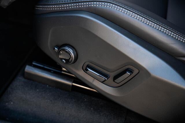 Volvo XC90 2.0 T8 Plug-in hybrid AWD Ultra Black Edition Executive | Luchtvering | Gelaagd Glas | Bowers & Wilkins | Massage & Ventilatie Stoelen | Panoramadak |