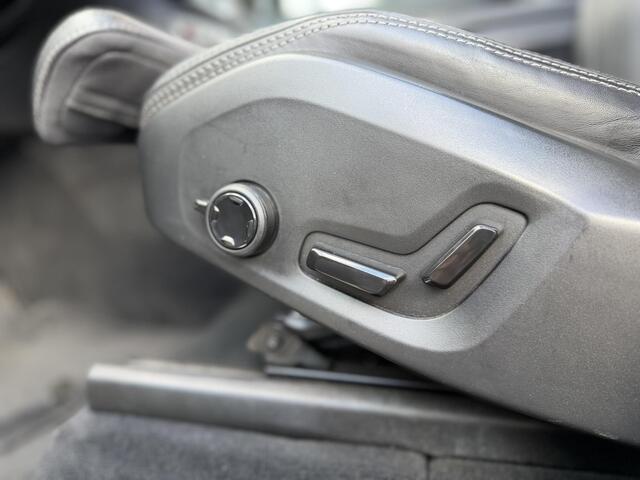 Volvo XC90 Plug-in Hybrid T8 AWD Plus Bright | Long Range | Trekhaak | Panoramadak | Adaptive Cruise Control | Lederen Bekleding | Actieve LED koplampen | Standkachel | Volledig Volvo dealer onderhouden | Getint glas | Voorruitverwarming | 7 zitplaatsen | Achteruitr