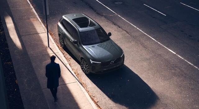 Volvo XC90 2.0 T8 Plug-in hybrid AWD Ultra Dark Executive Executive | Luchtvering | Gelaagd Glas | Bowers & Wilkins | Massage & Ventilatie Stoelen | Panoramadak |