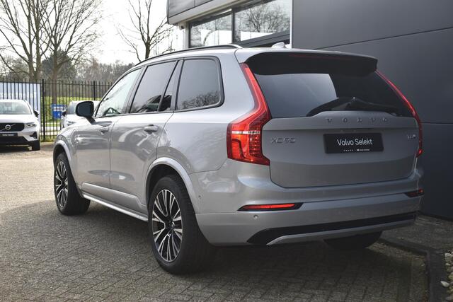 Volvo XC90 T8 Plug-in hybrid AWD Ultra Dark | Verwarmde, Geventileerde en Masserende Voorstoelen | Luchtvering | Panoramisch Schuif-/Kanteldak | Semi-Elektrische Trekhaak | 360º Camera | Gelamineerd en Getint Glas Achter| Bowers & Wilkins |