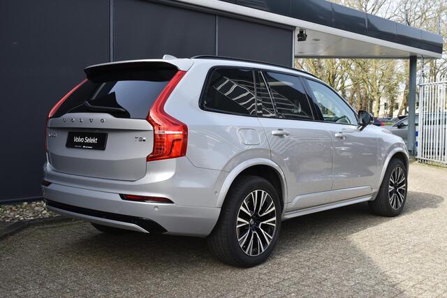 Volvo XC90 T8 Plug-in hybrid AWD Ultra Dark | Verwarmde, Geventileerde en Masserende Voorstoelen | Luchtvering | Panoramisch Schuif-/Kanteldak | Semi-Elektrische Trekhaak | 360º Camera | Gelamineerd en Getint Glas Achter| Bowers & Wilkins |