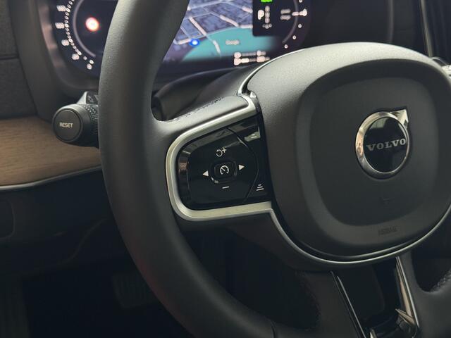 Volvo XC90 2.0 T8 456PK 12/25 Bowers & Wilkins LUCHTVERING AWD 7P ULTRA DARK SCHUIFDAK ELEK.TREKHAAK SCHUIFDAK 21''LMV STOEL/STUUR.VERW PANORAMA STANDKACHEL HEADUP PHEV ?Top Auto's Wijchen? 170 Nieuwe en bijna nieuwe Auto's met : Benzine / PHEV / Plug in hybrid / H