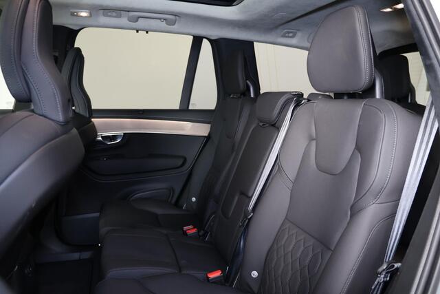 Volvo XC90 T8 Recharge AWD Ultra Dark - Luchtvering - Panorama/schuifdak - IntelliSafe Assist & Surround - 360º Camera - Harman/Kardon audio - Adaptieve LED koplampen - Verwarmde voorstoelen, stuur & achterbank - Parkeersensoren voor & achter - Elektr. bedienb. voor