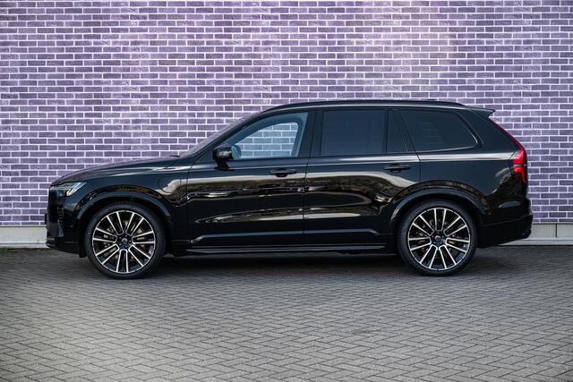 Volvo XC90 T8 Plug-in hybrid AWD Ultra Black Ed. Exec. | Google | Long Range | Ventilatie Voorstoelen | Trekhaak | Bowers & Wilkins Audio | Luchtvering | Head-Up Display | Stoel-/Stuurverwarming | Adaptieve Cruise Control | 360 Camera | Massage | Gelamineerde Zijrui