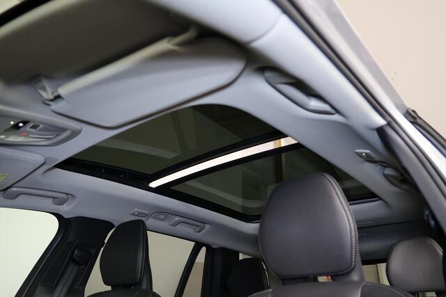 Volvo XC90 T8 Recharge AWD Plus Dark - IntelliSafe Assist & Surround - Panorama/schuifdak - Luchtvering - 360º Camera - Bowers & Wilkins audio - Adaptieve LED koplampen - Verwarmde voorstoelen, stuur & achterbank - Parkeersensoren voor & achter - Elektr. bedienb. vo