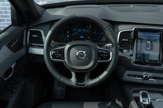 Volvo XC90 2.0 T8 Recharge AWD Ultimate Dark | Adaptieve Cruise Control | Panoramadak | Luchtvering | Trekhaak | 360° Parkeercamera | Stoel-/Stuurverwarming | Nappa Lederen Sportstoelen | Head-Up Display |