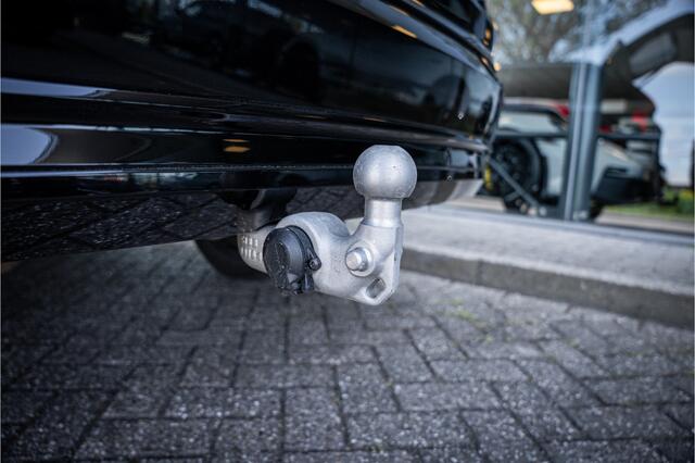 Volvo XC90 T8 Plug-in hybrid AWD ULTRA DARK **Lucht vering** Trekhaak**Panodak B&W**Stoelventilatie+Massage