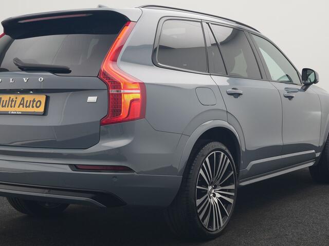 Volvo XC90 T8 Recharge AWD Ultimate Dark LONG RANGE 7 Persoons PHEV 455pk Dealer O.H. | Trekhaak Af Fabriek | Panodak | Head Up | Adaptive Cruise | Harman / Kardon | Lederen Sportstoelen Memory & Verwarmd | 360 Camera | Keyless | Blis | Stuur Verwarmd | 22"L.M | Plu