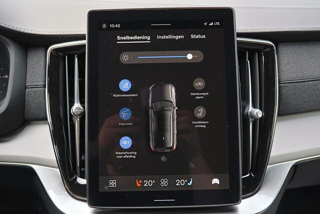 Volvo XC90 T8 Recharge AWD Ultra Black Ed. Exec. - Luchtvering - Panorama/schuifdak - IntelliSafe Assist & Surround - 360º Camera - Bowers & Wilkins audio - Adaptieve LED koplampen - Verwarmde voorstoelen, stuur & achterbank - Parkeersensoren voor & achter - Elektr.