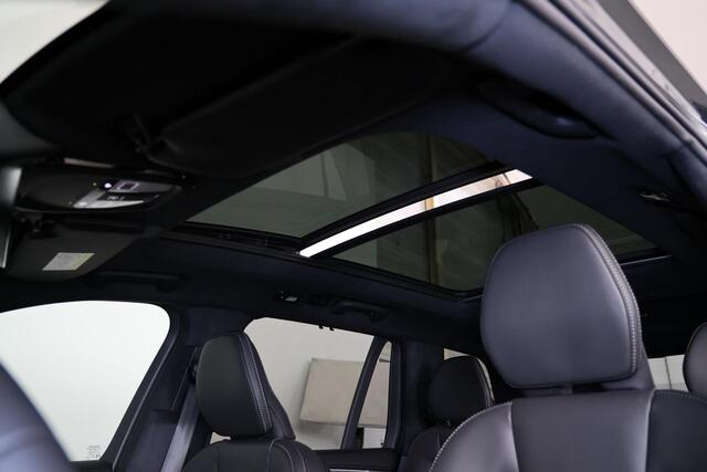 Volvo XC90 T8 Recharge AWD Ultra Dark Exec. Ed. - Luchtvering - Panorama/schuifdak - IntelliSafe Assist & Surround - 360º Camera - Bowers & Wilkins audio - Adaptieve LED koplampen - Verwarmde voorstoelen, stuur & achterbank - Parkeersensoren voor & achter - Elektr. 