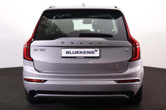 Volvo XC90 T8 Recharge AWD Ultra Dark - Luchtvering - Panorama/schuifdak - IntelliSafe Assist & Surround - 360º Camera - Bowers & Wilkins audio - Adaptieve LED koplampen - Verwarmde voorstoelen, stuur & achterbank - Parkeersensoren voor & achter - Elektr. bedienb. v