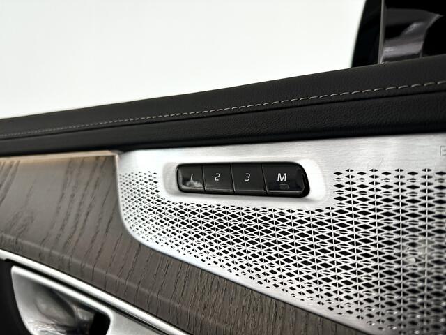 Volvo XC90 T8 Plug-in hybrid AWD Ultra Dark | Panoramadak | 360º camera | Luchtvering | Head- Up display | Bowers & Wilkins | Stoelventilatie | Trekhaak